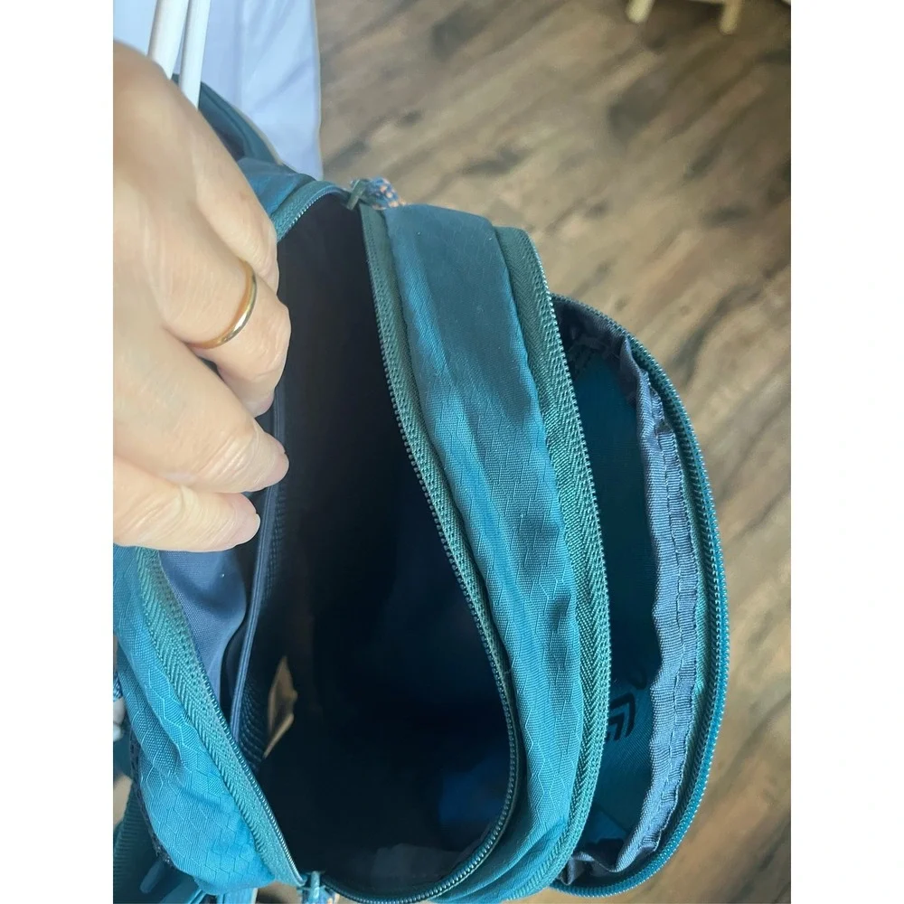 Outdoor Products H2O Mojave Hydration Waist Pack Teal Blue